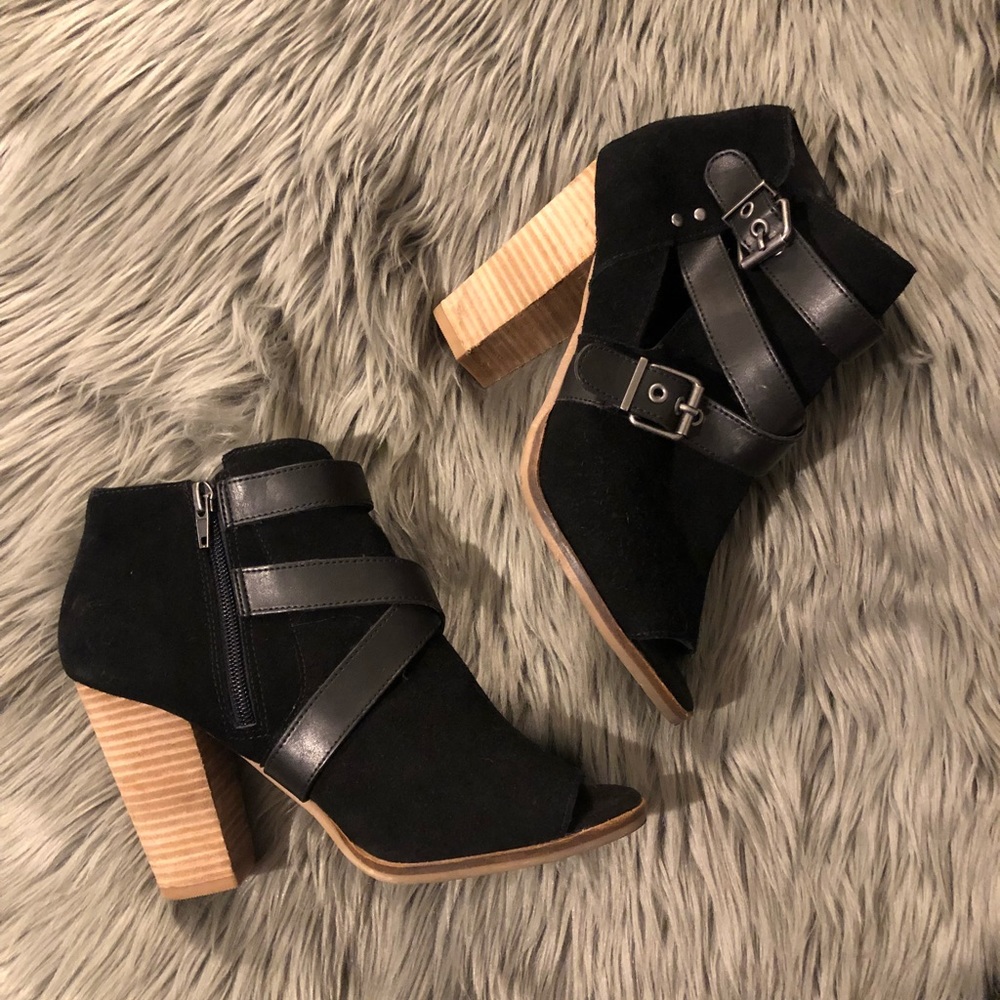DV Dolce Vita Suede booties side buckle Sz 9